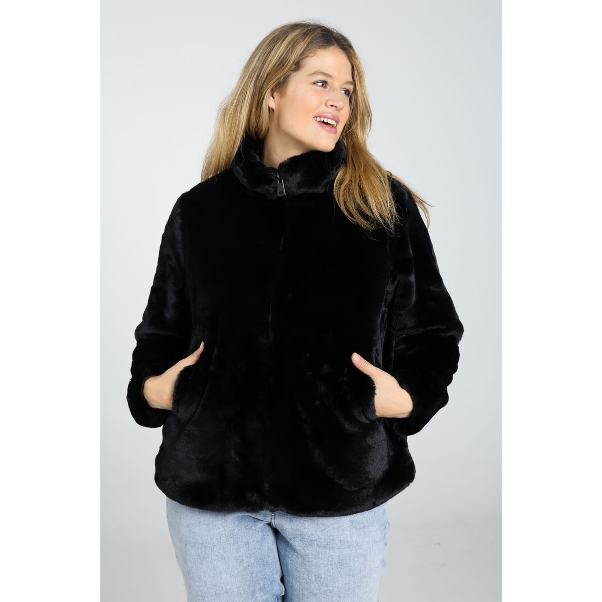 Neuf Noir Fausse Fourrure Zippé à Capuche Matelassé Vestes Neuf Noir Fausse Fourrure Zippé à Capuche Matelassé Vestes